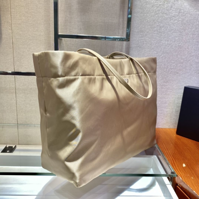 Pra*a tote bags